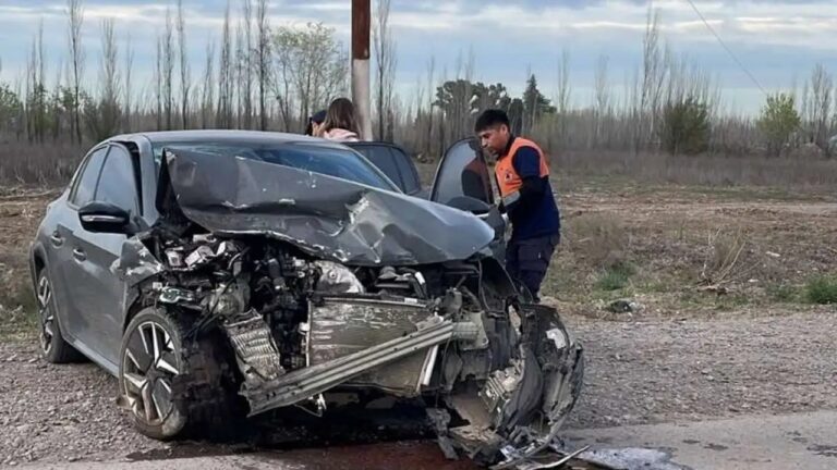 Ruta Provincial 65, conocida como Ruta Chica, en el lugar del choque frontal entre una Citroën Berlingo y un Peugeot 208