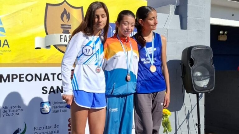 Atletas de Chubut durante una competencia de atletismo