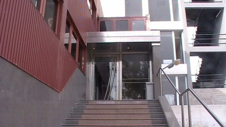Fachada de los tribunales de Trelew, Chubut