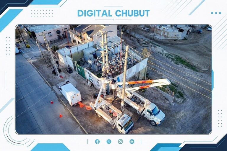 Poste de luz eléctrica en Puerto Madryn