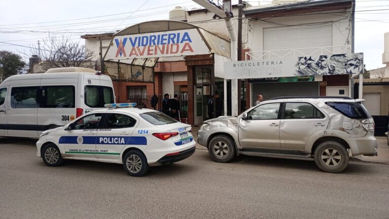 Móvil policial en Comodoro Rivadavia