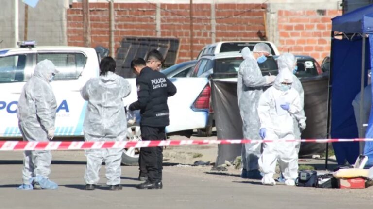 Feto hallado en bolsa de basura en Caleta Olivia