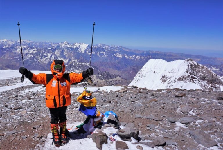 Montañas de la zona de Vallecitos, Mendoza, donde se realizó el operativo de búsqueda
