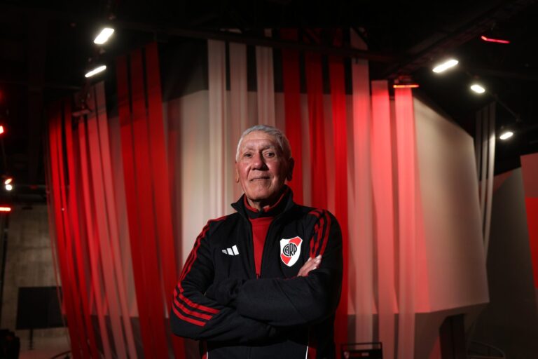 Pedro González, exfutbolista de San Lorenzo y River, en una entrevista