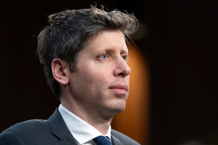 Sam Altman, CEO de OpenAI, durante una conferencia