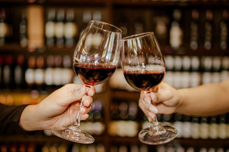 Feria Tierra, Mar y Vinos en Rada Tilly con degustación de vinos