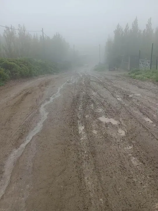 Calle anegada en el Cordón Forestal de Comodoro Rivadavia
