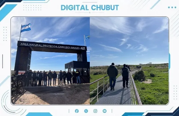 Pórtico de acceso al Área Natural Protegida Cabo Dos Bahías, en Chubut