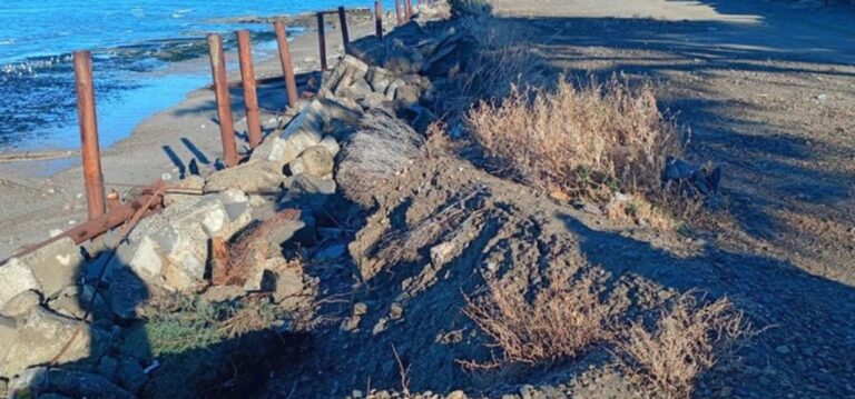 Vista de la costa de Kilómetro 5 en Comodoro Rivadavia, donde se realizarán las obras de protección costera