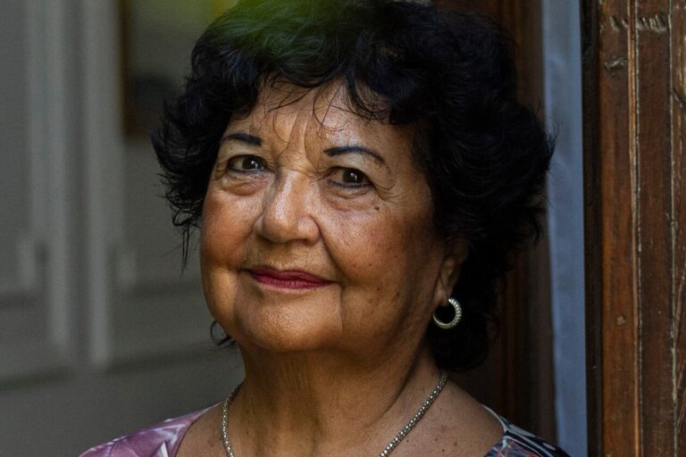 Dora Barrancos durante una disertación en la Universidad Nacional de la Patagonia San Juan Bosco
