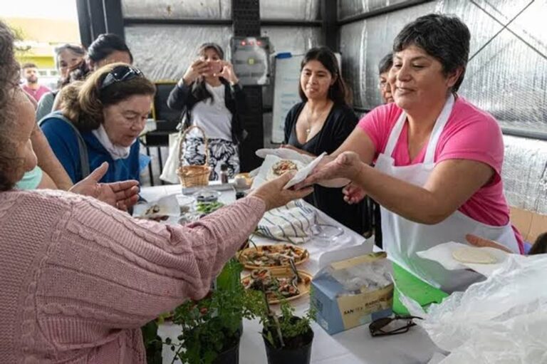 Feria de la Estepa en Comodoro Rivadavia con productores y artesanos locales
