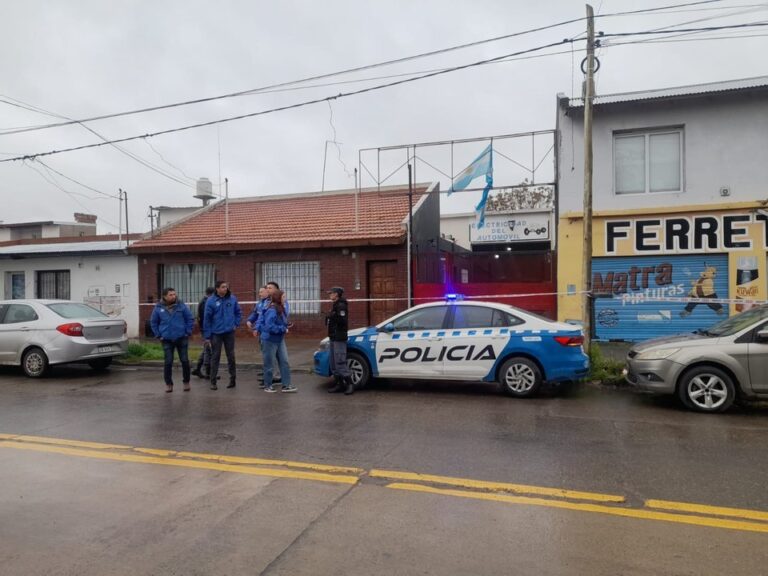 Taller mecánico en Neuquén donde hallaron a un hombre muerto