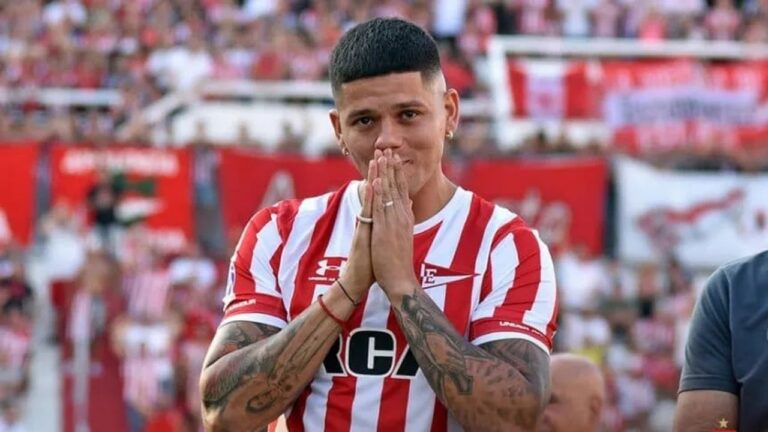 Marcos Rojo durante un partido de fútbol
