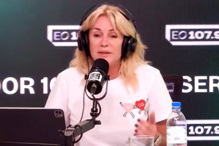 Yanina Latorre en su programa radial